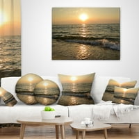 Designart Crni morski pejzaž na jutarnjoj sunčevoj svjetlosti - jastuk za bacanje fotografija na plaži-18x18